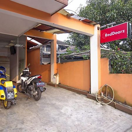 Reddoorz Syariah Near Btc Fashion Mall Μπαντούνγκ Εξωτερικό φωτογραφία
