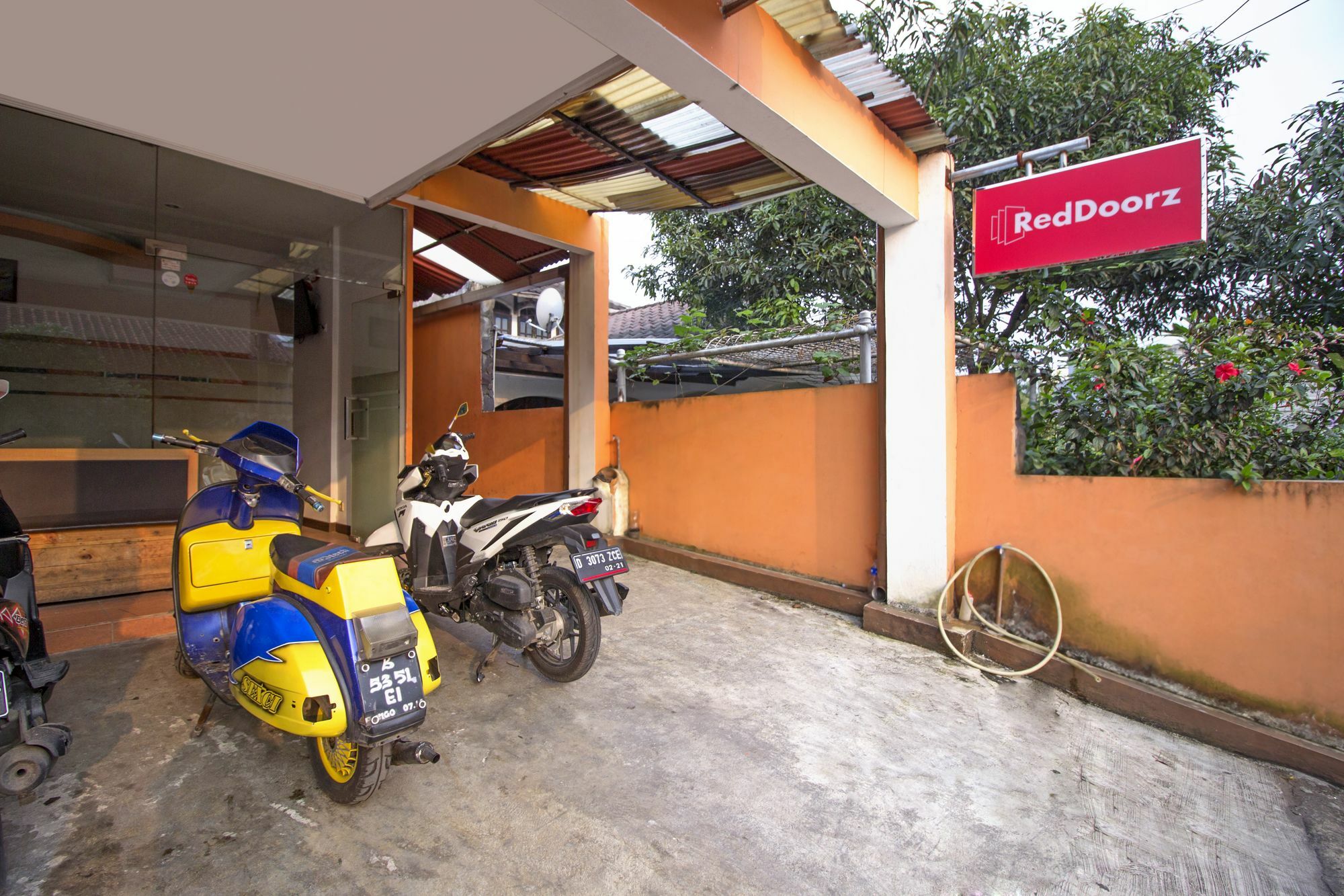 Reddoorz Syariah Near Btc Fashion Mall Μπαντούνγκ Εξωτερικό φωτογραφία